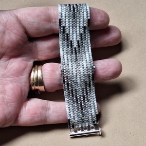 Peyote Stitch Beaded Bracelet Pattern, Shifting Shadows Chevron Design (PDF)
