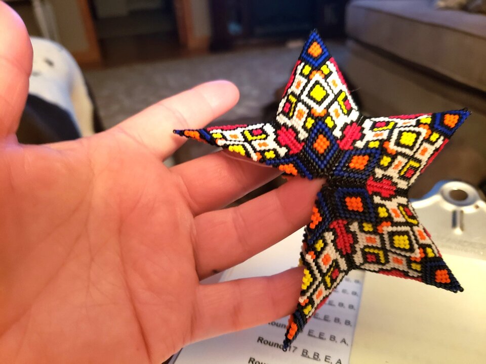 FANTASY the 3D Beaded Peyote Star Pattern by Bead with Bugs.