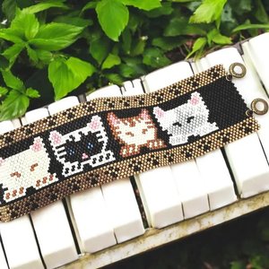 CUDDLY KITTENS: A Peyote Stitch Beaded Bracelet Pattern by Bead with Bugs