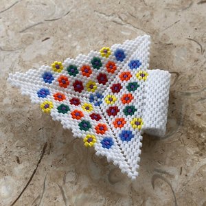 FLOWER POWER: 3D Beaded Peyote Pendant Pattern by Bead with Bugs