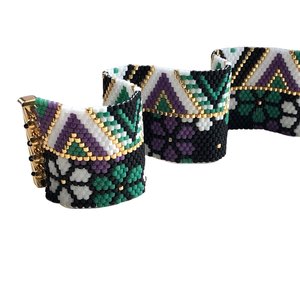 CRAZY ABSTRACT:  A Peyote Stitch Beaded Bracelet Pattern by Bead with Bugs