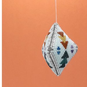 AUTUMN WINDS: 3D Peyote Stitch Beaded Pod Pattern by Bead with Bugs