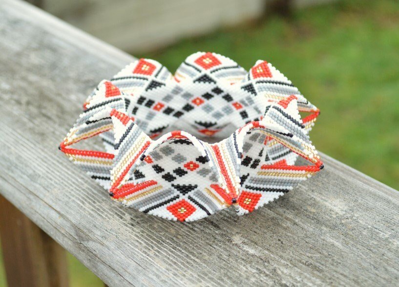 AMELIA : Geometric 3D Peyote Stitch Beaded Bracelet Tutorial