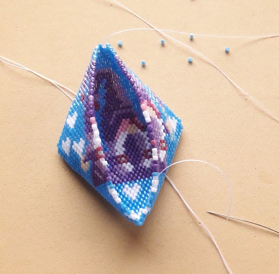 LAVENDER GNOME: 3D Peyote Stitch Beaded Pod Pattern by Bead with Bugs