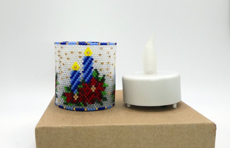 CHRISTMAS CANDLES: Peyote Stitch Beaded Tea Light Cover Pattern by Bead with Bugs