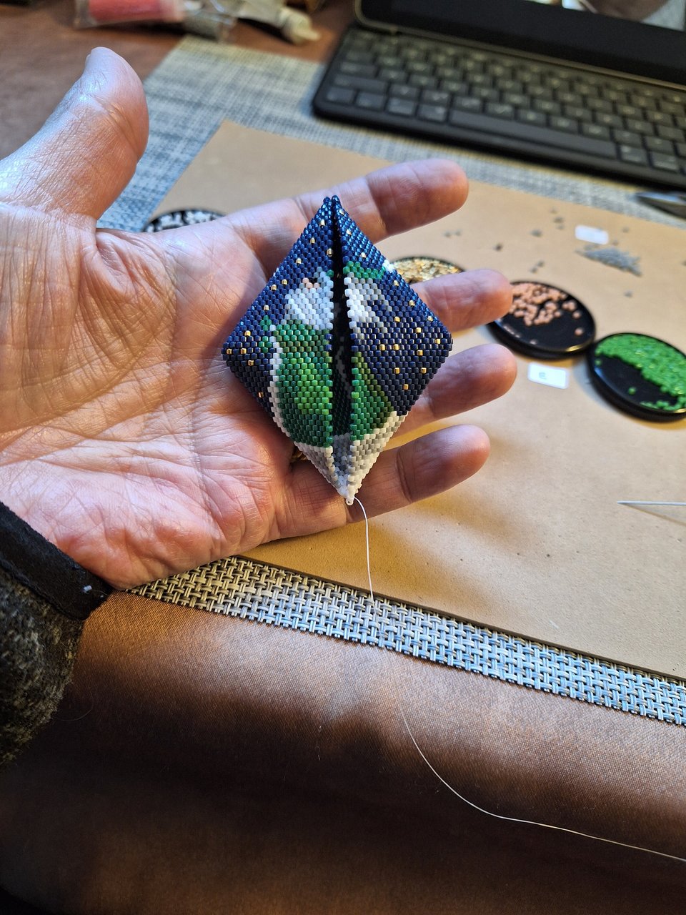 SANTA in the STARS: 3D Peyote Stitch Beaded Pod Pattern by Bead with Bugs