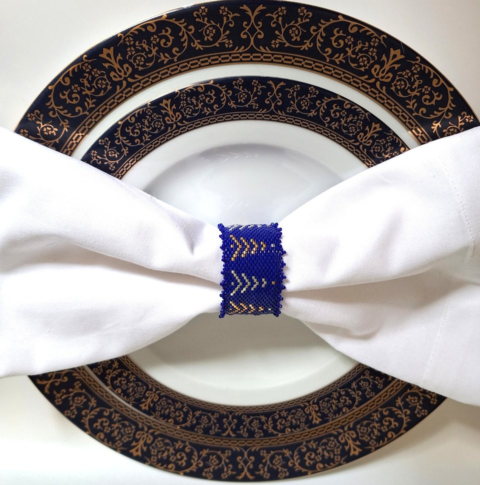 WINTER TREES:  Beaded Napkin Ring Pattern by Bead with Bugs